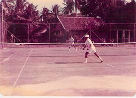 Bupati Bantul Bapak Suheram Partosuputro bermain Tenis pada Peringatan HUT RI ke 36 di Lapangan T...