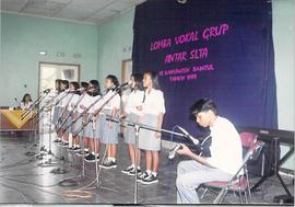 Salah satu peserta lomba vocal grup antar SLTA se kabupaten Bantul di Aula Bekas Rumah Dinas